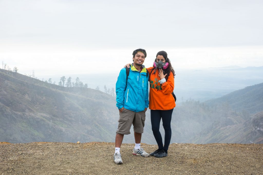 hiking ijen crater